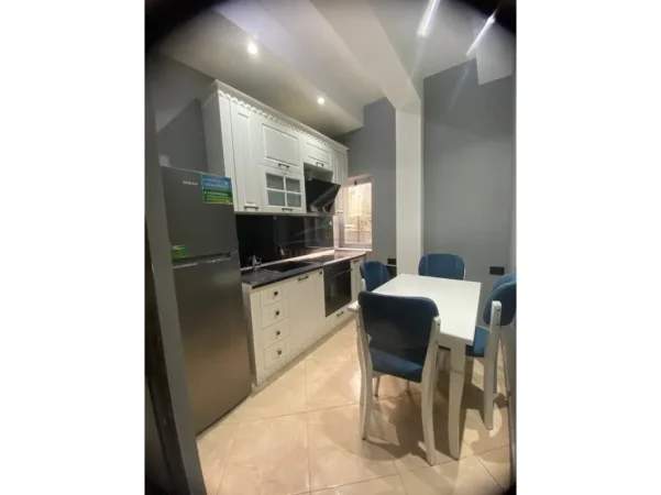 Shqiperi, jepet me qera shtepi 3+1 Kati 1, 88 m² 450 € 