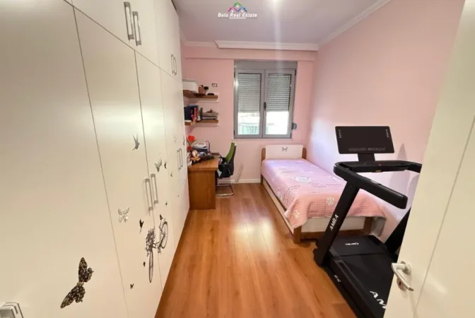 Tirane, jepet me qera apartament 2+1+Ballkon Kati 5, 94 m² 750 € (Liqeni i thate)