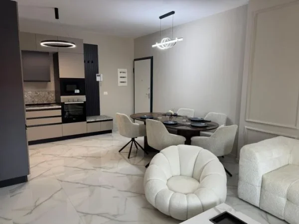 Tirane, jepet me qera apartament 3+1+Ballkon Kati 15, 125 m² 1.600 € (Tek Garden Building)