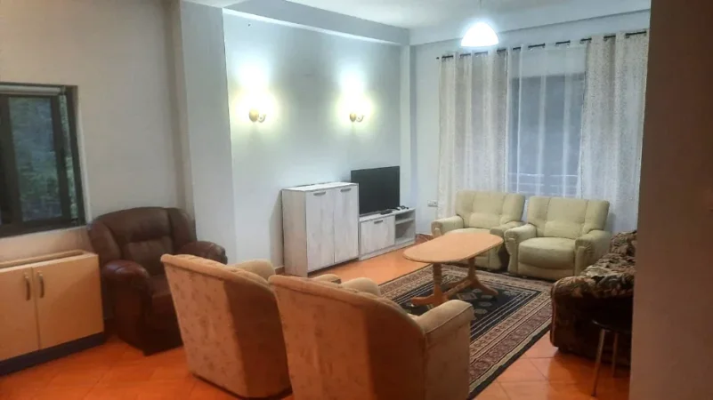 Jepet Apartament  3+1 me Qera ne Qytet Student afer Fakultetit te Ekonomise ,  500 € (Qytetet Student)