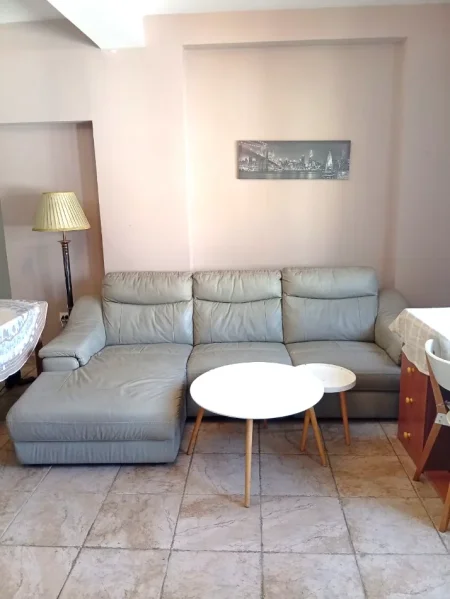 🏠 Jepet me Qira Super Apartament 3+1+2 tek Prokuroria e Tiranes ne Rrugen e Durresit