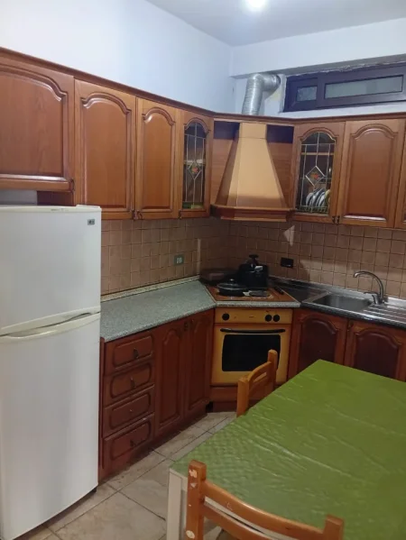 🏠 Jepet me Qira Super Apartament 3+1+2 tek Prokuroria e Tiranes ne Rrugen e Durresit