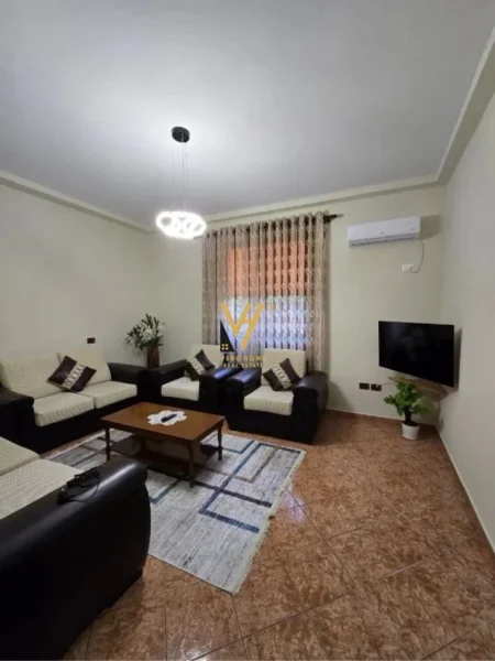 Tirane, jepet me qera apartament 1+1+Ballkon Kati 1, 60 m² 400 € (JORDAN MISJA)
