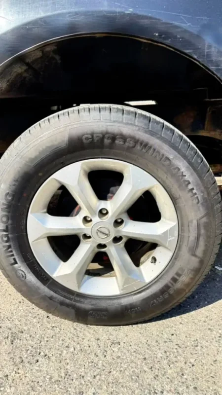 Tirane, shitet Pick-Up Nissan Navara Nafte, e zeze Kondicioner 320.000 km