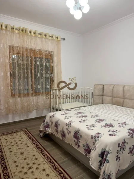 Tirane, jepet me qera apartament 2+1+Ballkon Kati 1, 110 m² 600 € (bulevardi i ri)