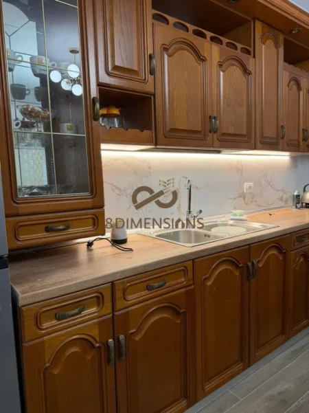 Tirane, jepet me qera apartament 2+1+Ballkon Kati 1, 110 m² 600 € (bulevardi i ri)