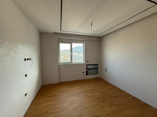 Tirane, shitet apartament+verande | Penthouse 3+1 , 352 m² 700.000 € (Liqeni i Thatë)