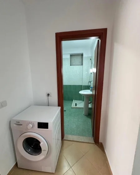 Tirane, shitet apartament 2+1 Kati 5, 86 m² 131.000 € (Bulevardi Migjeni)