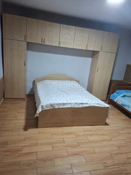 Tirane, jepet me qera apartament 1+1 Kati 1, 53 m² 450 € 