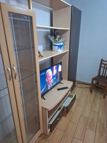 Tirane, jepet me qera apartament 1+1 Kati 1, 53 m² 450 € 