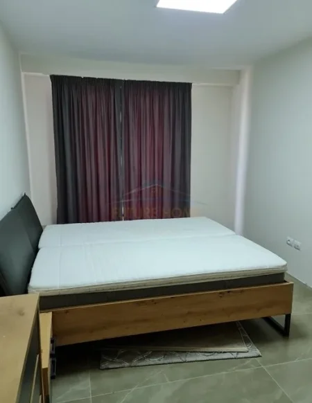 Tirane, jepet me qera apartament 3+1 , 115 m² 750 € (Fusha e Aviacionit)