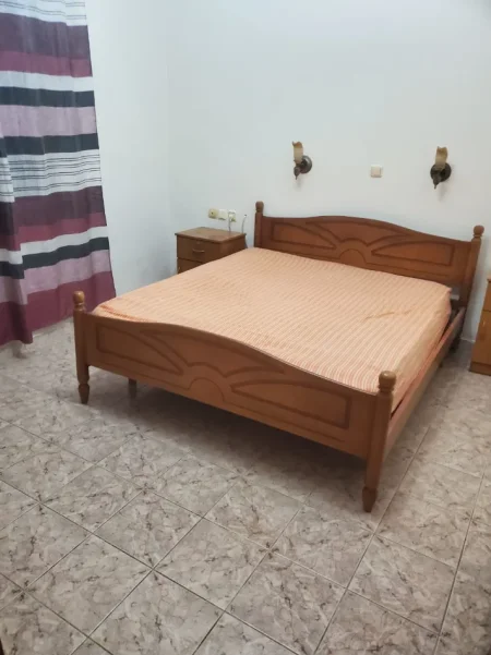 Tirane, jepet me qera apartament 2+1+Ballkon Kati 1, 85 m² 450 € 