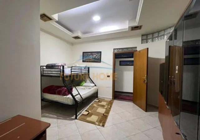 Tirane, jepet me qera apartament 2+1 , 125 m² (Zogu i Zi)