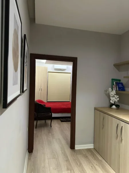 Tirane, jepet me qera apartament 1+1 Kati 2, 70 m² 500 € (Ministria e Jashtme ,Brryli)