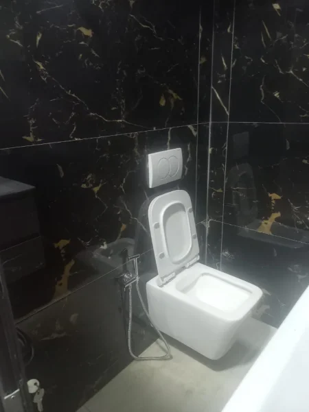 Tirane, jepet me qera garsonier Kati 2, 28 m² 300 € (afer Qytetit Sudenti Tirane.)