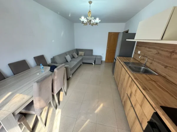 Tirane, jepet me qera apartament 2+1+Ballkon Kati 2, 80 m² 650 € (Kryqezimi i Vasil Shanto)