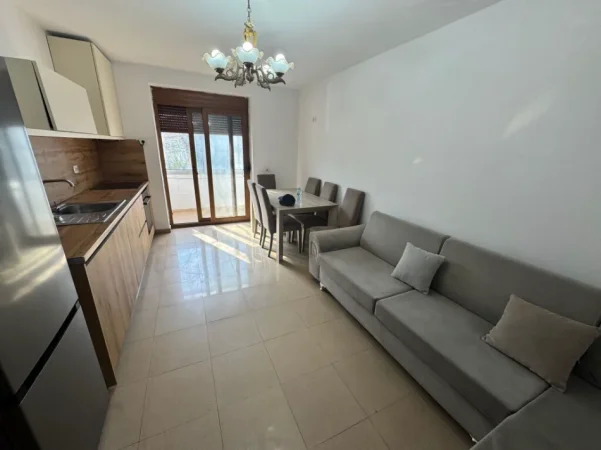 Tirane, jepet me qera apartament 2+1+Ballkon Kati 2, 80 m² 650 € (Kryqezimi i Vasil Shanto)