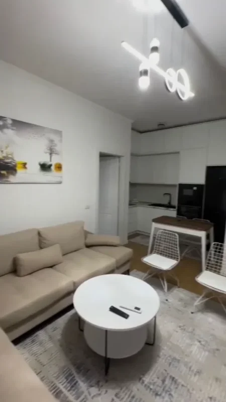 Tirane, jepet me qera apartament 1+1 , 60 m² 500 € (5 maj)