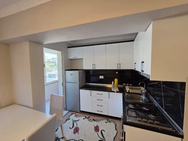 Durres, jepet me qera apartament 1+1 Kati 5, 65 m² 300 € (Shkolla Eftali Koci, Durrës)