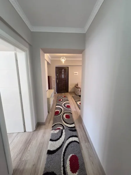 Durres, jepet me qera apartament 1+1 Kati 5, 65 m² 300 € (Shkolla Eftali Koci, Durrës)