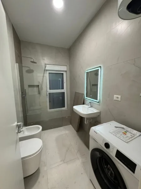 Tirane, jepet me qera apartament 1+1 Kati 6, 60 m² 500 € (Ali Dem ,Residenca Kadiu)