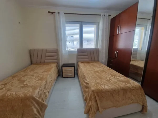 Tirane, shes apartament 3+1 Kati 4, 127 m² 209000 € (Rruga Xhanfize Keko)