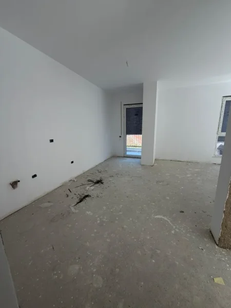 Tirane, shitet apartament 2+1 Kati 1, 85 m² 158.700 € (Tregu Elektrik)