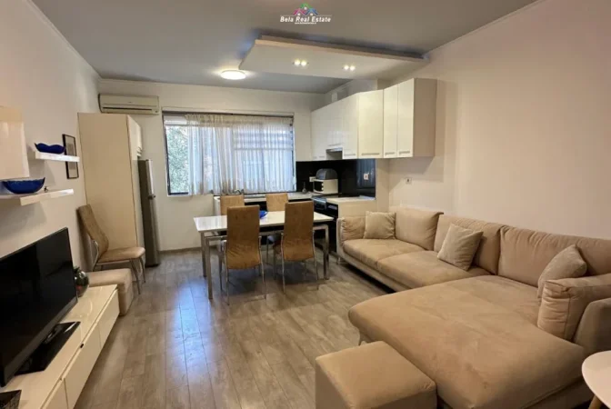 Tirane, jepet me qera apartament 1+1 Kati 1, 60 m² 570 € (Bulevardi Bajram Curri)