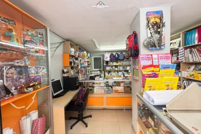 Tirane, jepet me qera ambjent biznesi Kati 0, 25 m² 600 € (Rruga e Barrikadave)