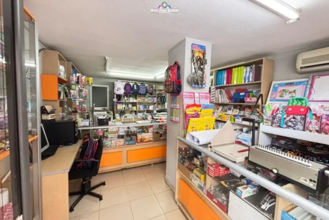 Tirane, jepet me qera ambjent biznesi Kati 0, 25 m² 600 € (Rruga e Barrikadave)