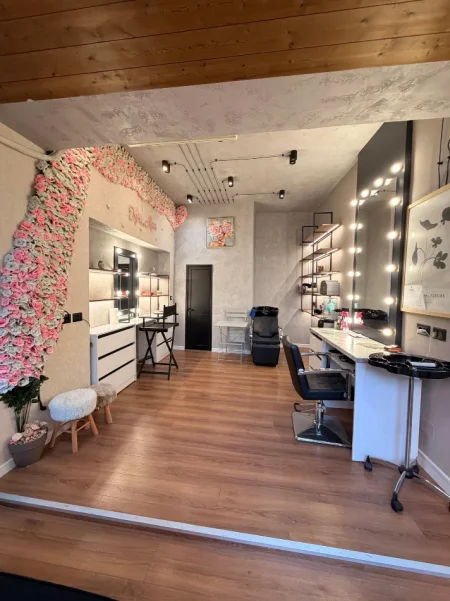 Tirane, shitet dyqan Kati 0, 18 m² (Ura e Nisharakut)