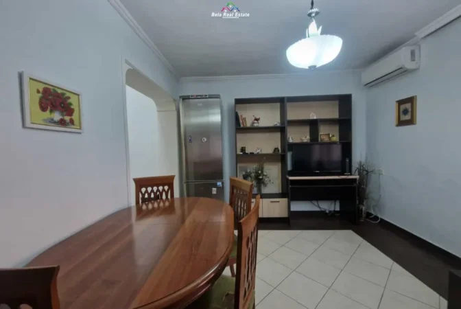 Tirane, jepet me qera apartament 1+1 Kati 3, 55 m² 520 € (Rruga e Kavajes)