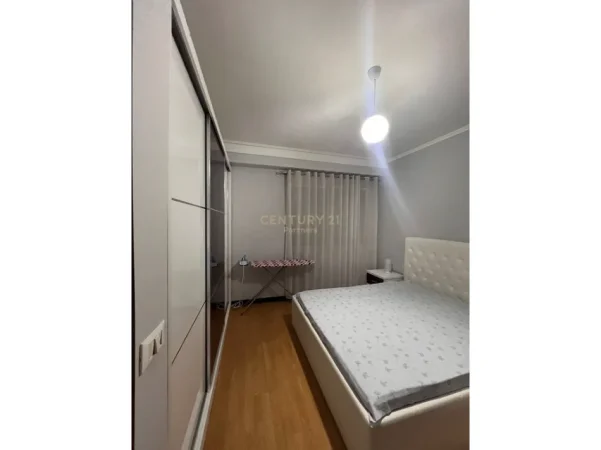 Tirane, jepet me qera apartament 1+1 Kati 4, 65 m² 700 € (Delijorgji)