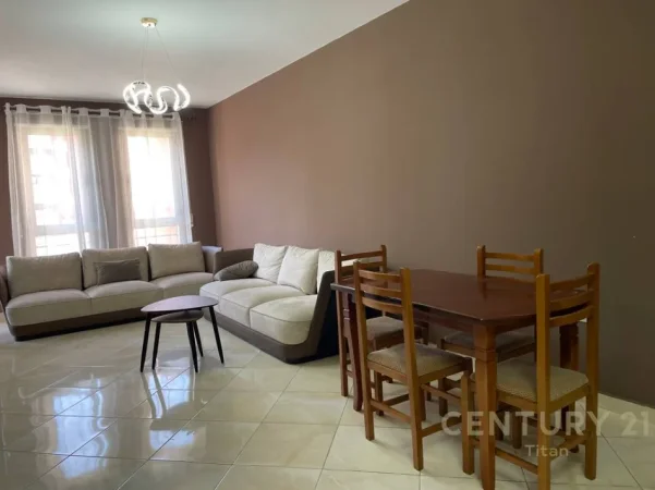 Tirane, jepet me qera apartament 1+1 , 68 m² 500 € (Don Bosco)