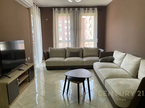 Tirane, jepet me qera apartament 1+1 , 68 m² 500 € (Don Bosco)