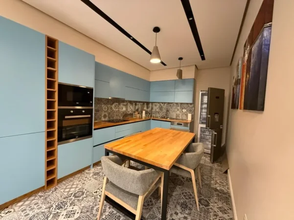 Tirane, jepet me qera apartament 1+1 , 80 m² 850 € (Rruga e Kosovarëve)