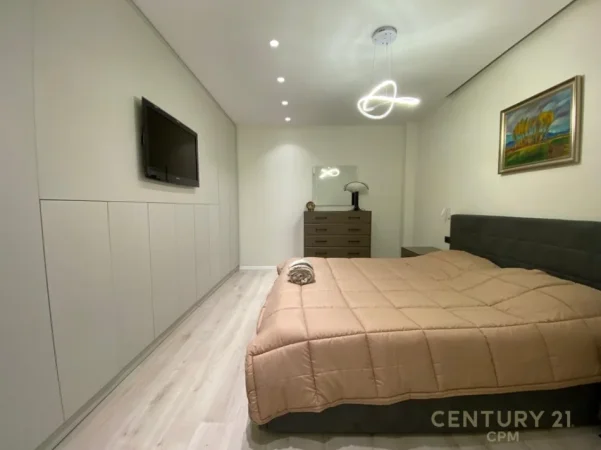 Tirane, jepet me qera apartament 1+1 , 70 m² 883 € (Liceu Artistik)