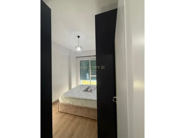 Tirane, jepet me qera apartament 1+1 , 43 m² 420 € (Fresk)