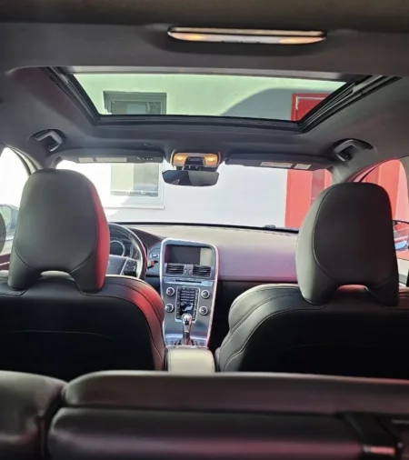 Tirane, Shitet SUV Volvo Benzin+Gaz, Gri e erret, Automatike, Klima, 158 000 km - 13.500 eur