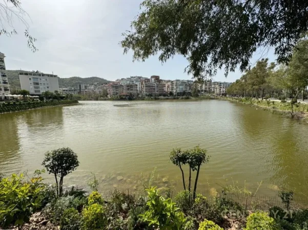 Tirane, shitet apartament 2+1 , 120 m² 295.000 € (Liqeni i Thate)