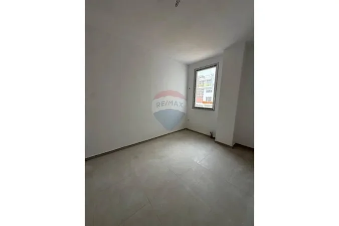 Tirane, shitet apartament , 102 m² 154.000 € 