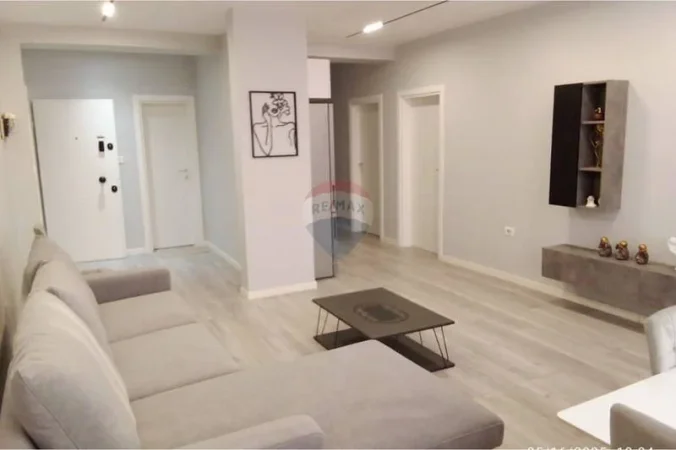 Tirane, jepet me qera apartament , 100 m² 885 € 