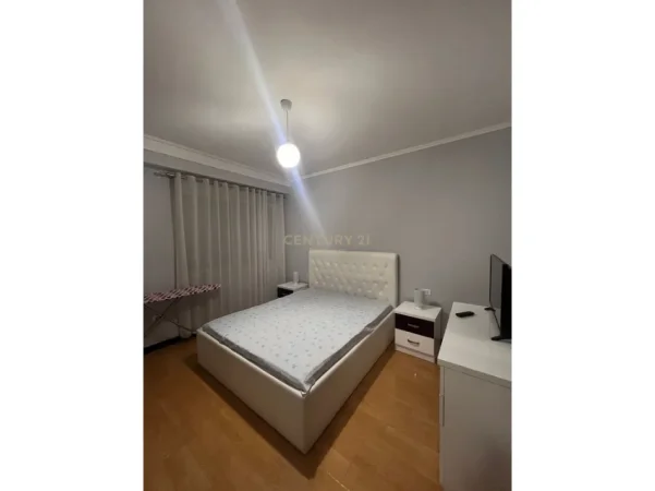 Tirane, jepet me qera apartament 1+1 Kati 4, 65 m² 700 € (delijorgji)