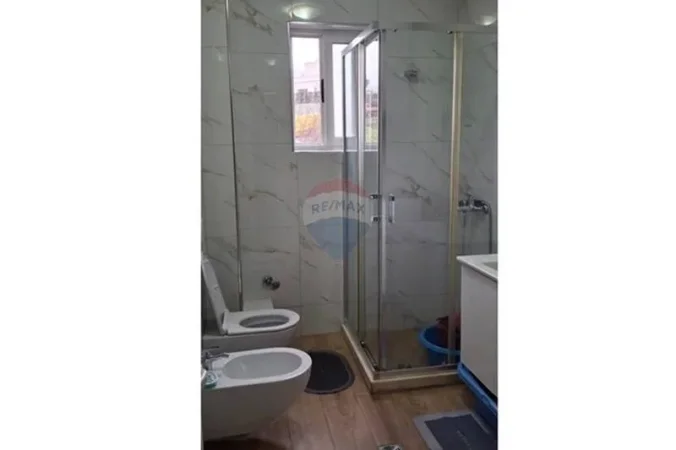 Tirane, jepet me qera apartament Kati 3, 100 m² 700 € 
