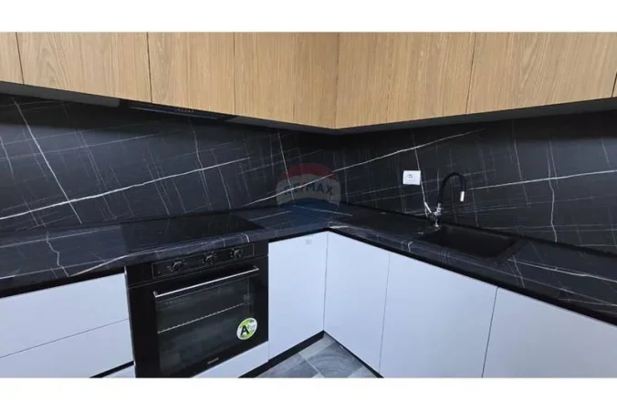 Tirane, jepet me qera apartament , 70 m² 730 € 