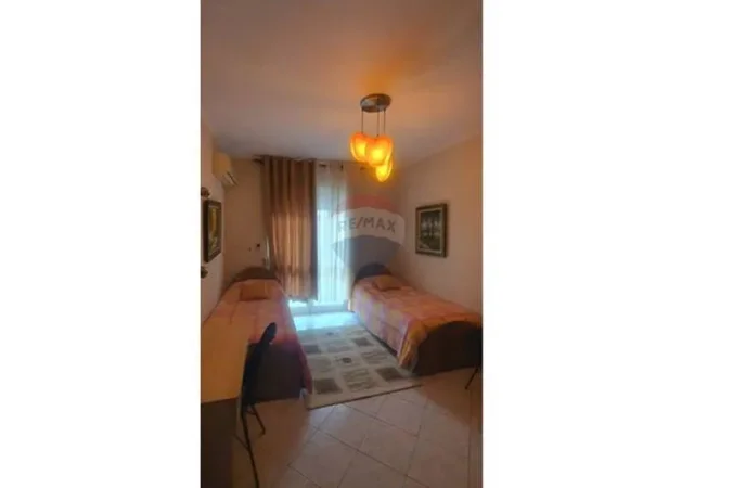 Tirane, jepet me qera apartament , 100 m² 630 € 