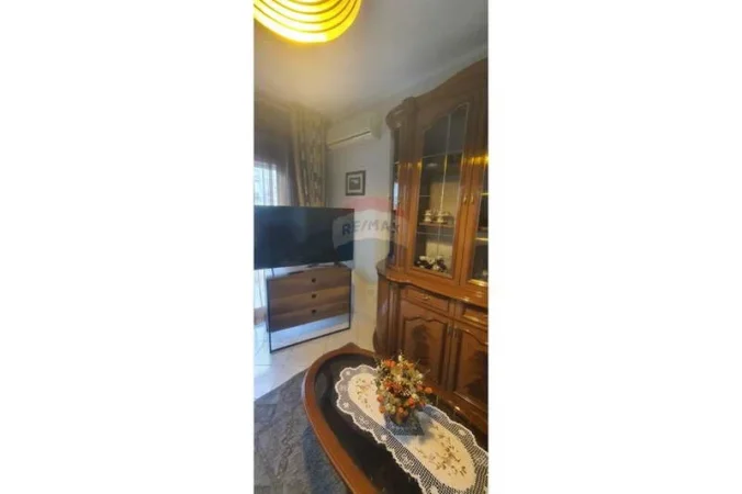 Tirane, jepet me qera apartament , 100 m² 630 € 