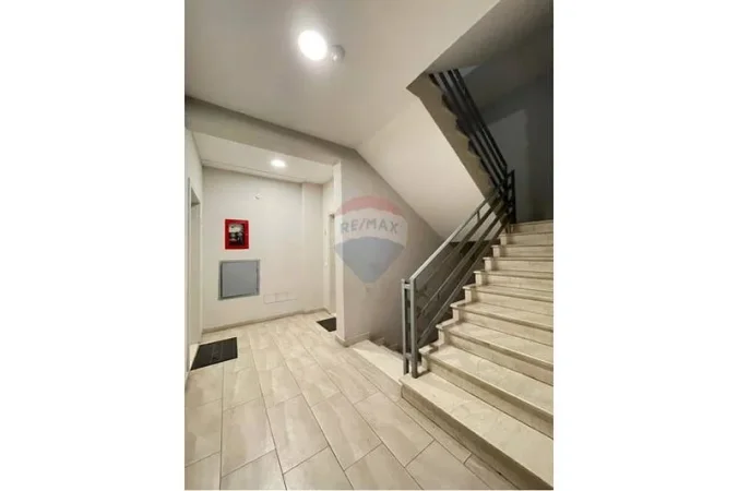 Tirane, shitet apartament , 140 m² 246.001 € 