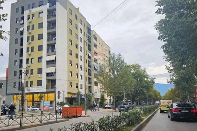 Tirane, shitet dyqan , 132 m² 480.001 € 