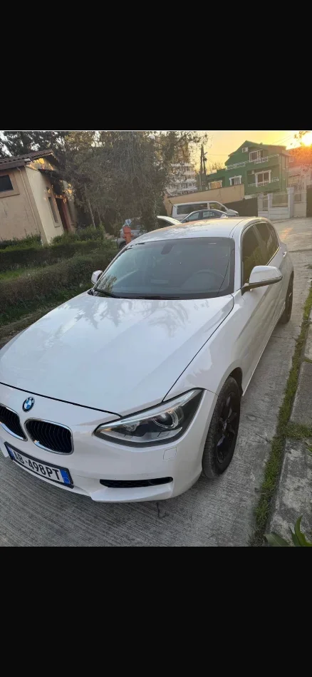 Tirane, shitet makine Bmw Seria 1 Nafte, automatik Kondicioner 180.000 km 7.000 €